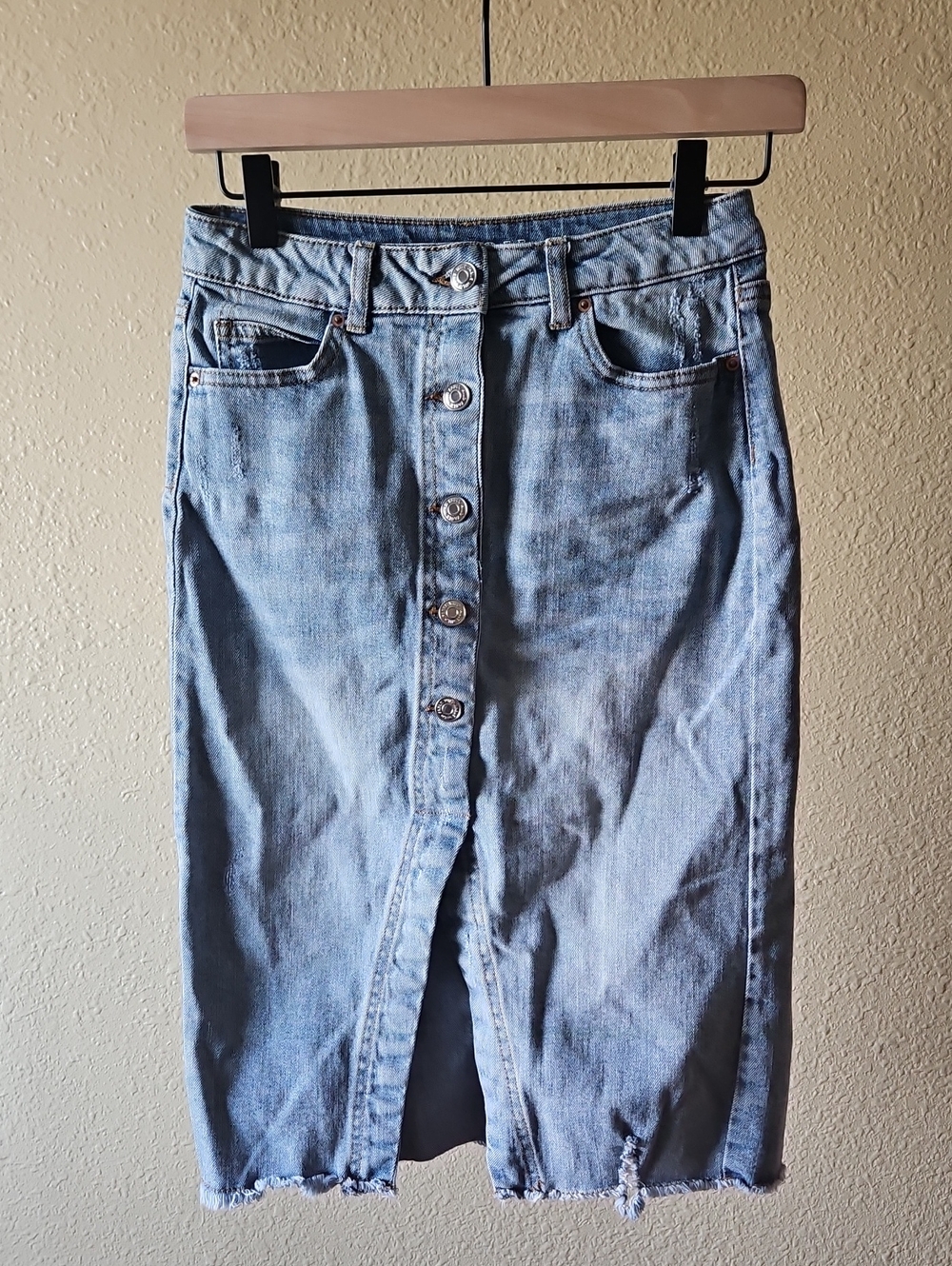 wild fable Light Blue Button-Front Midi Denim Skirt